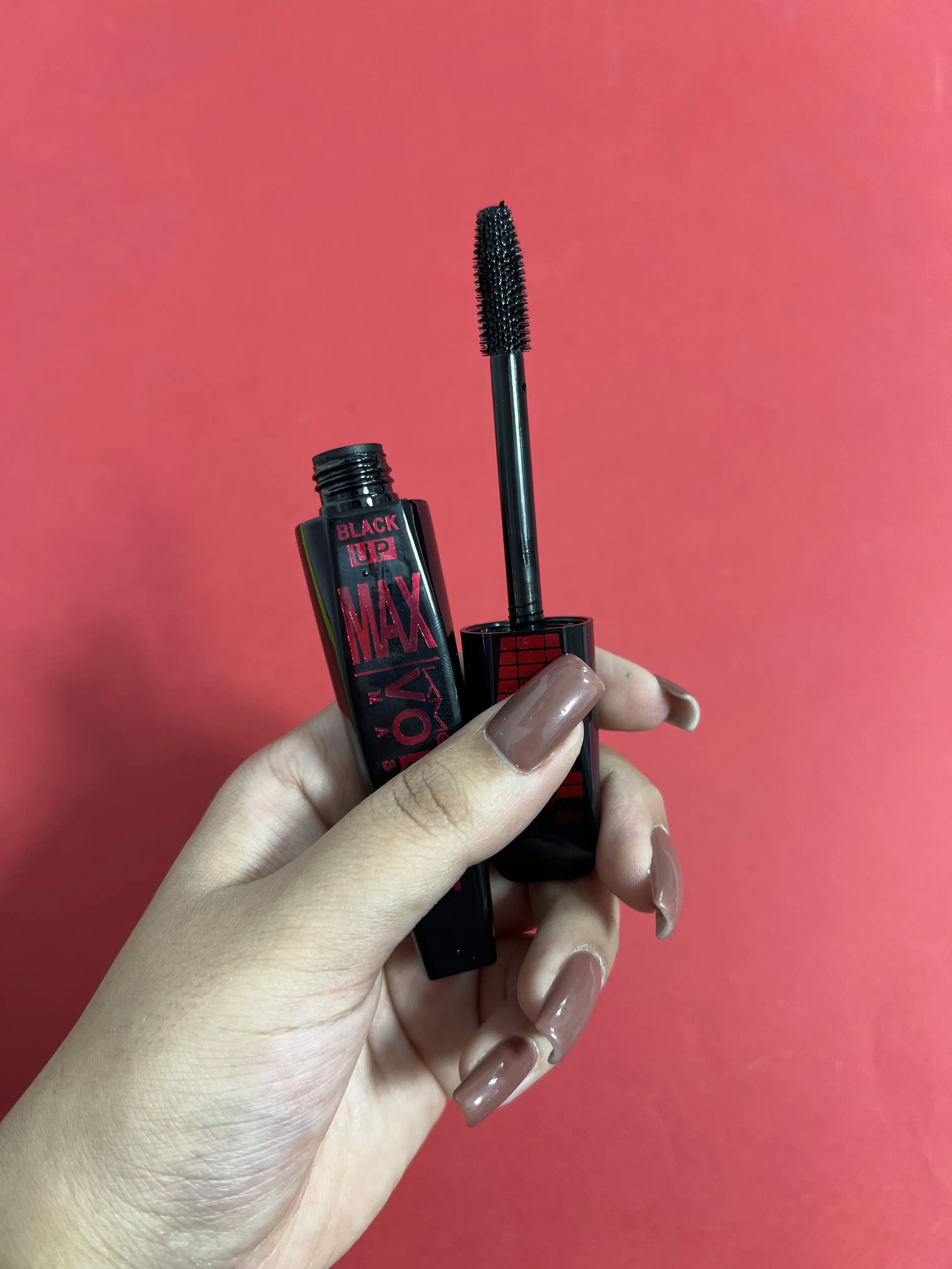 ریمل مکسی ضد اب استخری